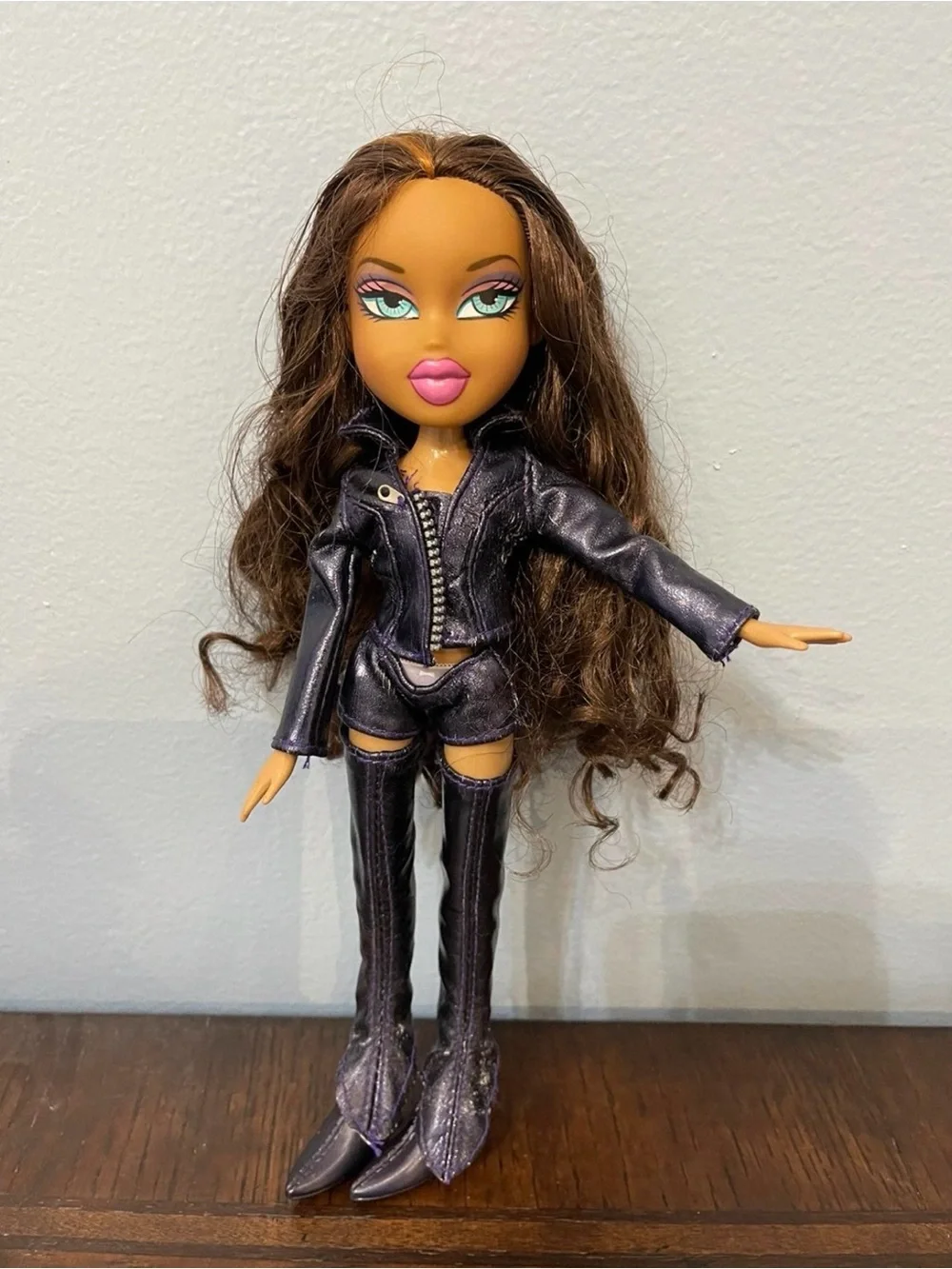 Bratz Doll Dynamite Nevra Original Complete w/ Clothes